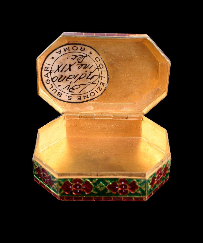 A Jaipur enamel and gold box - Image 4 of 4