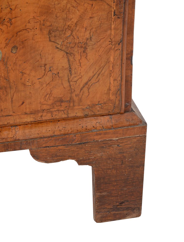 A George I walnut and feather banded chest of drawers, circa 1720 - Image 4 of 4