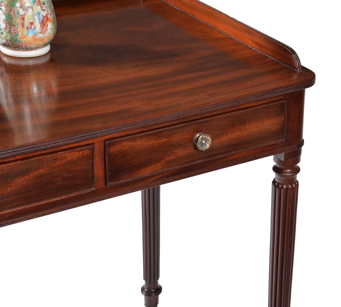 A Regency mahogany dressing table, circa 1815, in the manner of Gillows - Image 4 of 4