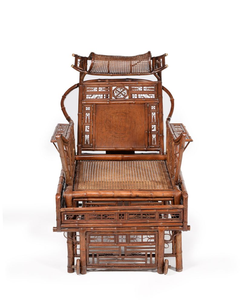 A Chinese Export 'Brighton Pavilion' bamboo adjustable day bed, circa 1815 - Image 2 of 3