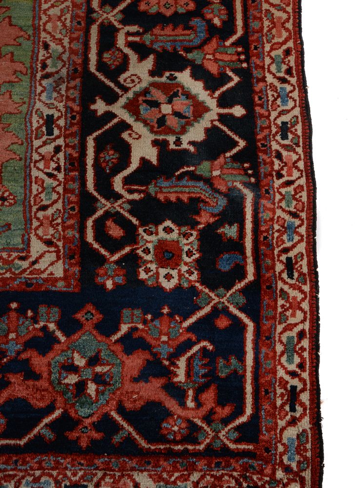 A Serapi carpet - Image 2 of 5