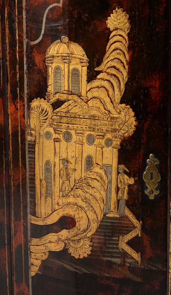 A George I simulated tortoiseshell and gilt chinoiserie decorated bowfront hanging corner cupboard, - Image 3 of 4