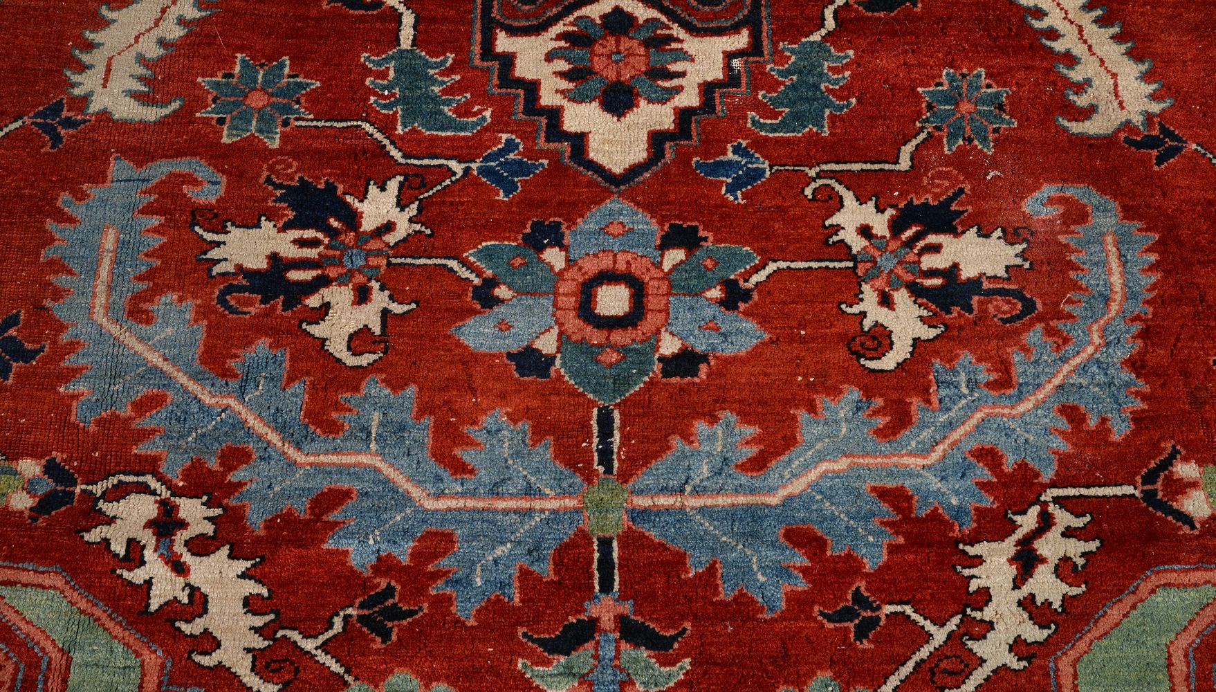 A Serapi carpet - Image 5 of 5