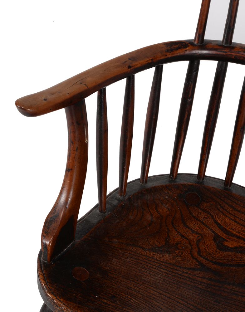 A George II elm and yew 'comb' back Windsor armchair, mid-18th century - Image 3 of 4