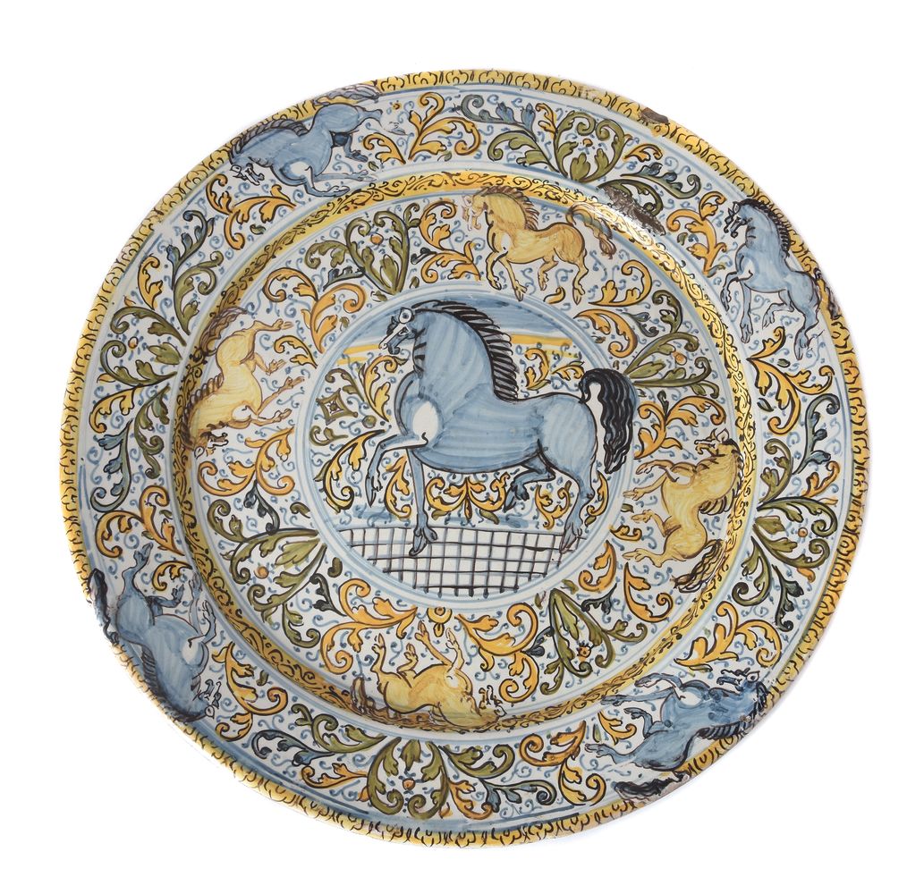 An Italian maiolica charger, probably Castelli, Abruzzo, late 17th/early 18th century