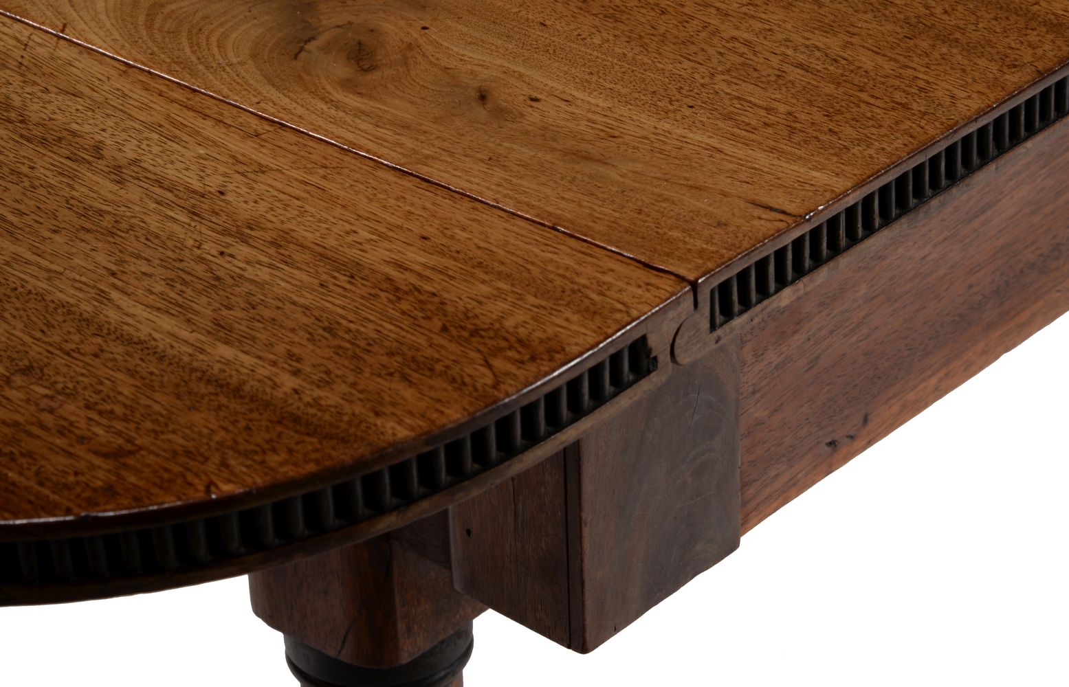 ϒ A Regency mahogany and ebony inlaid concertina action extending dining table, circa 1815 - Image 7 of 10