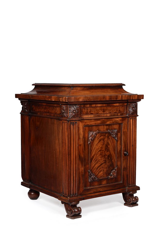 A George IV mahogany pedestal cabinet, attributed to Gillows, circa 1825 - Image 3 of 5