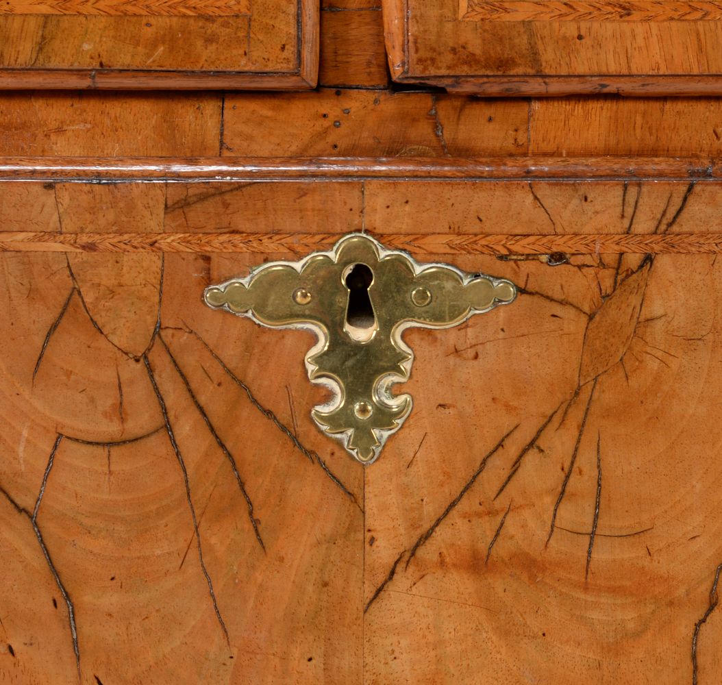 A George I walnut and feather banded chest of drawers, circa 1720 - Image 2 of 4
