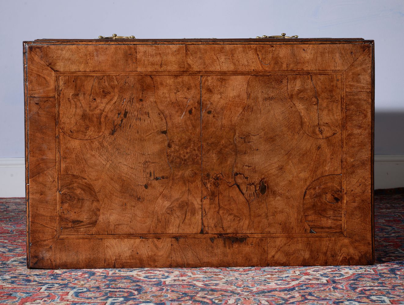 A George I walnut and feather banded chest of drawers, circa 1720 - Image 2 of 4