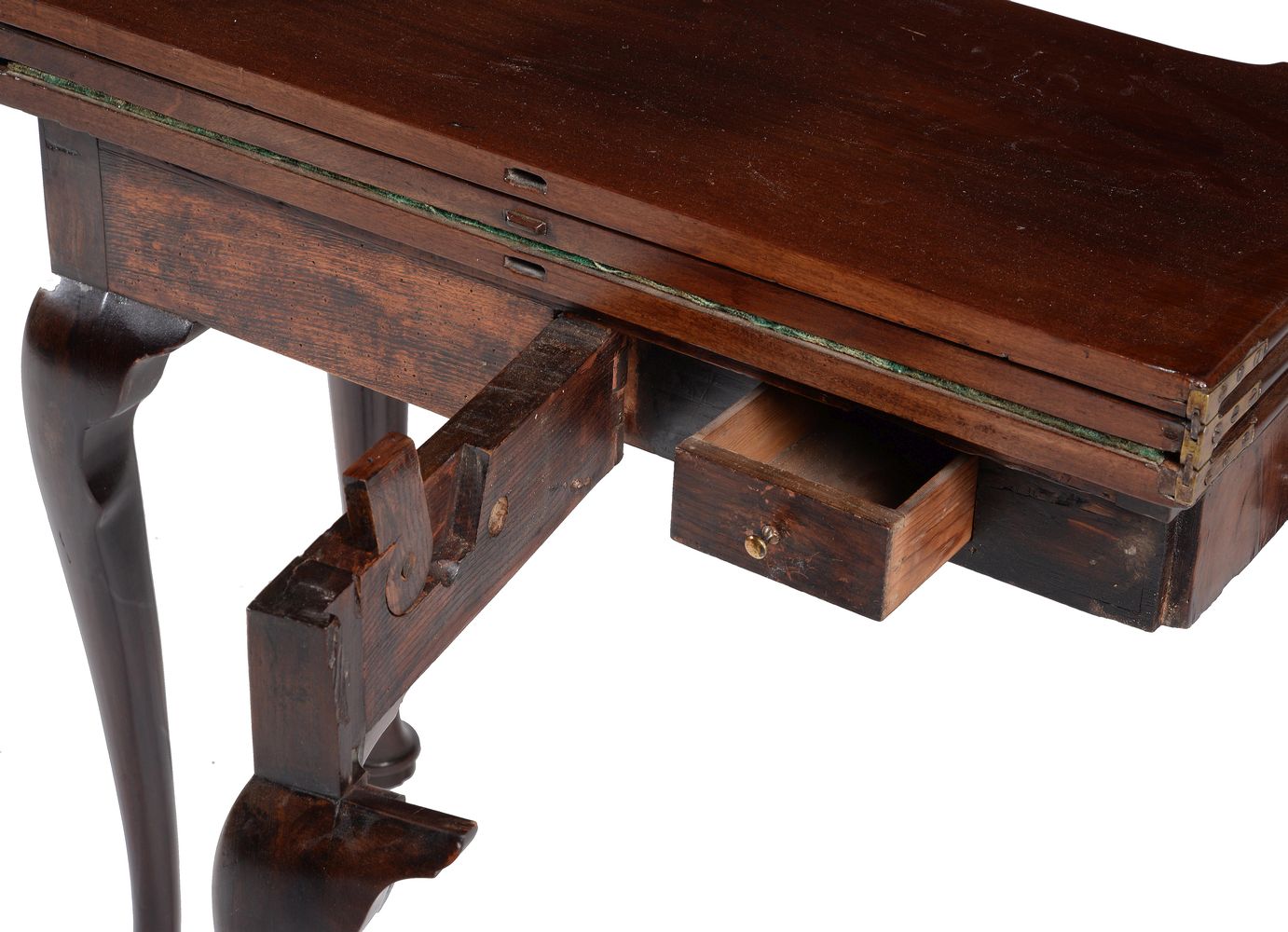 A George II mahogany combined tea and card table, probably Irish, circa 1760 - Image 5 of 6