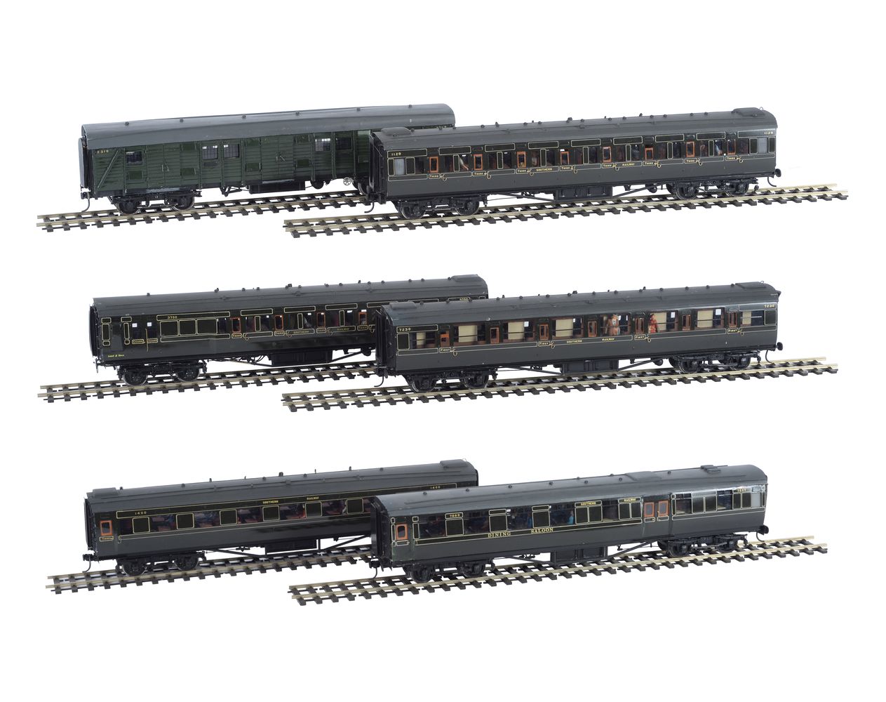 A rake of 10mm scale gauge 1 Southern Railway Maunsell coaches