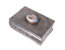 A silver cased singing bird box, Probably by Karl Griesbaum, Triberg, 20th century