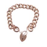 A gold coloured curb link bracelet