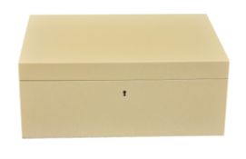 A white lacquered wood humidor