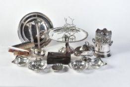 Y A collection of silver items