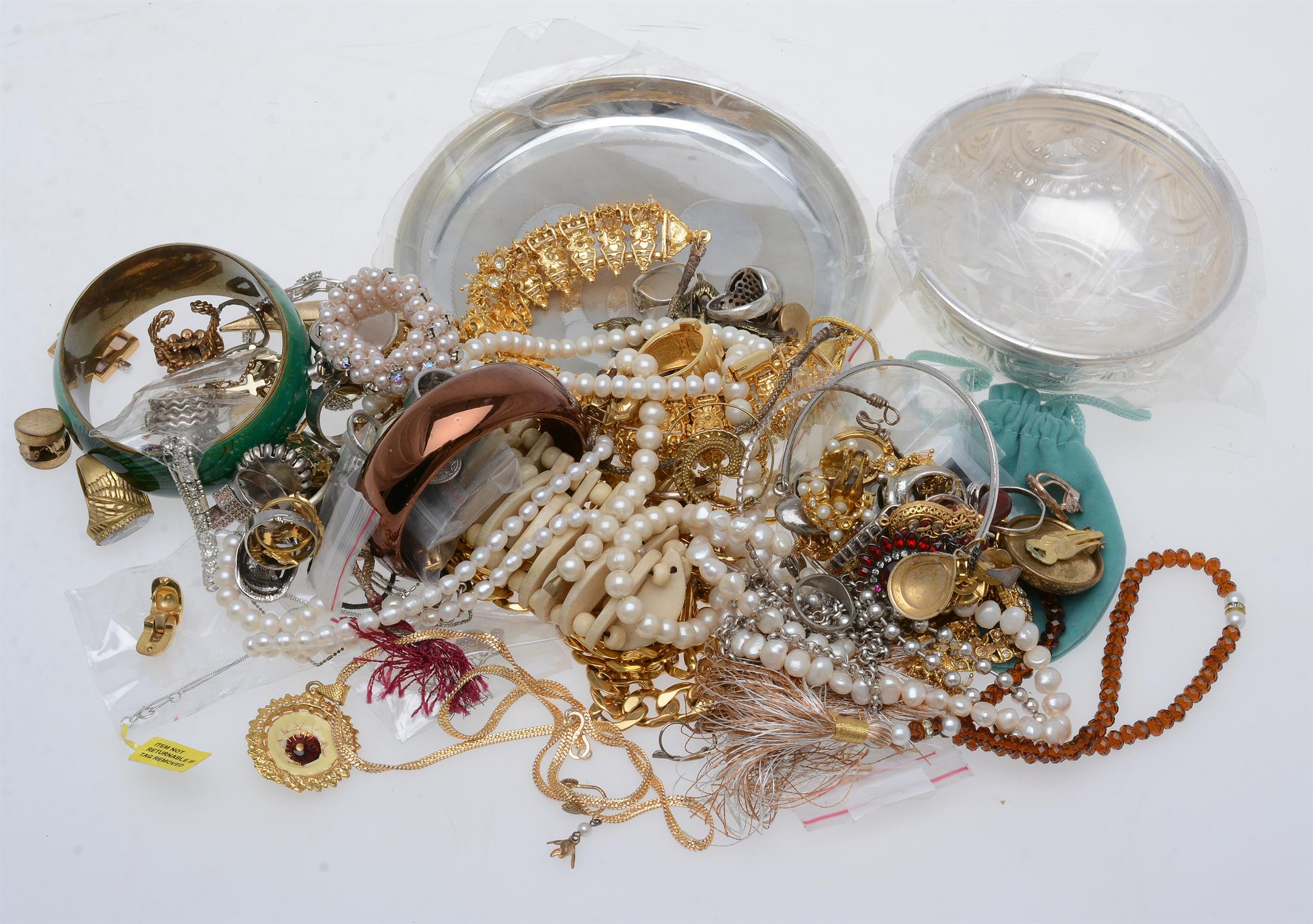 A collection of costume jewellery