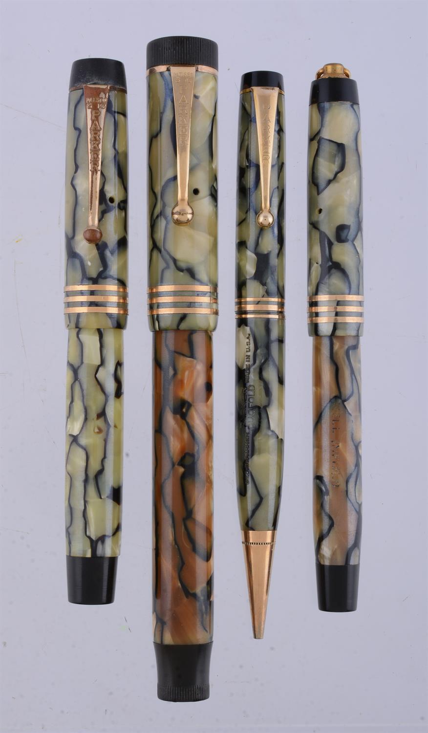 Parker, Duofold Lucky Curve, a green and brown marbled fountain pen