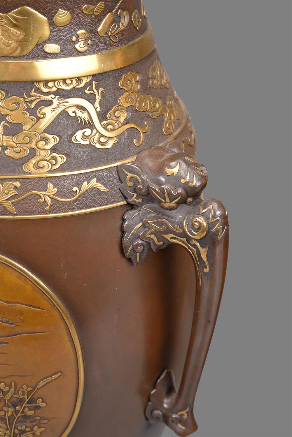 Style of Eisuke Miya-O: A Pair of Parcel Gilt Bronze Vases - Image 5 of 6