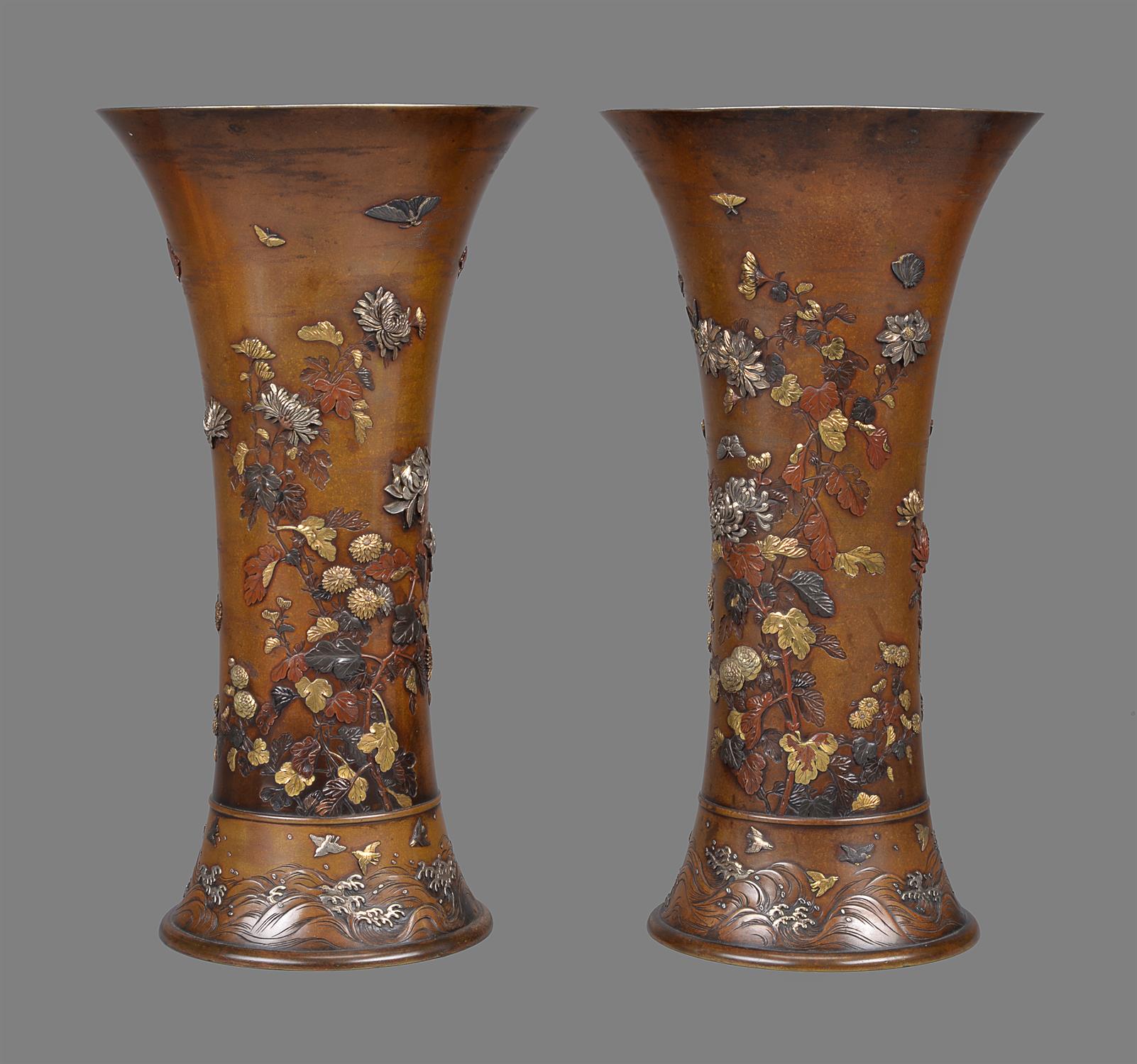 Inoue (of Kyoto): A Pair of Japanese Bronze Beaker Vases - Image 2 of 5