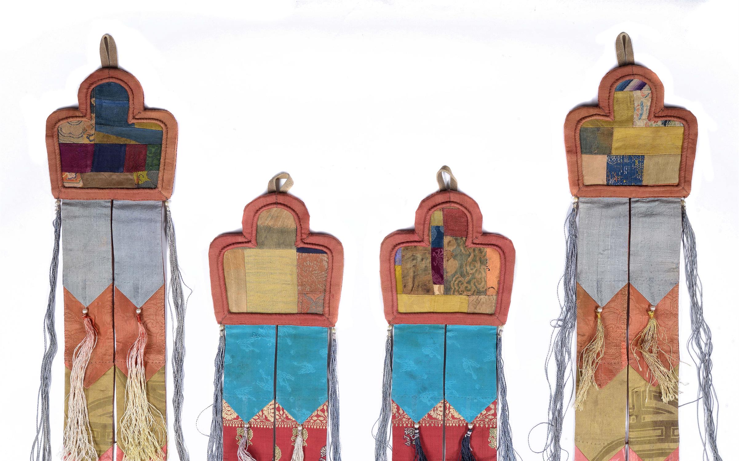 Two pairs of Tibetan silk banners - Image 2 of 2