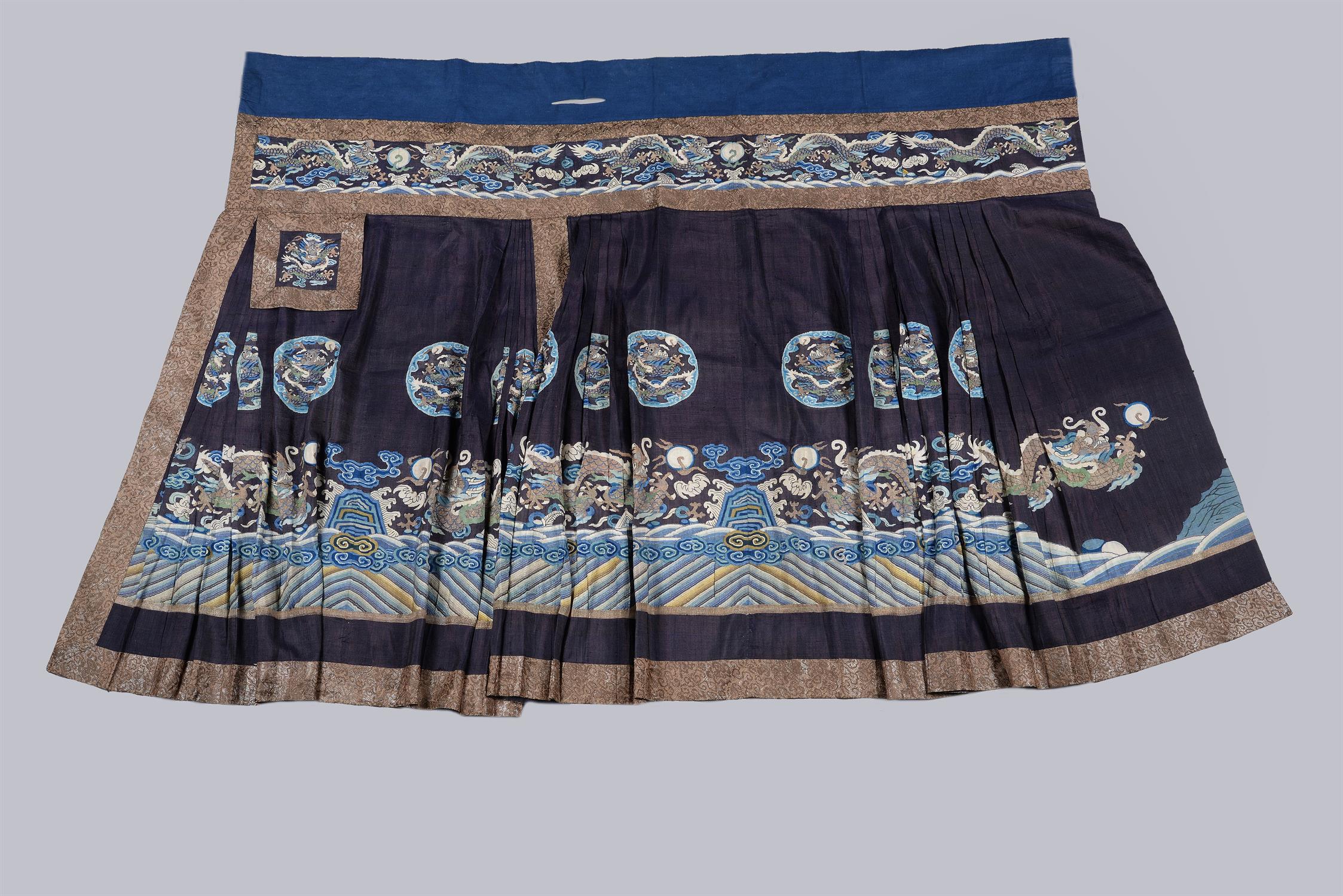 A Chinese Kesi weave skirt - Image 3 of 4