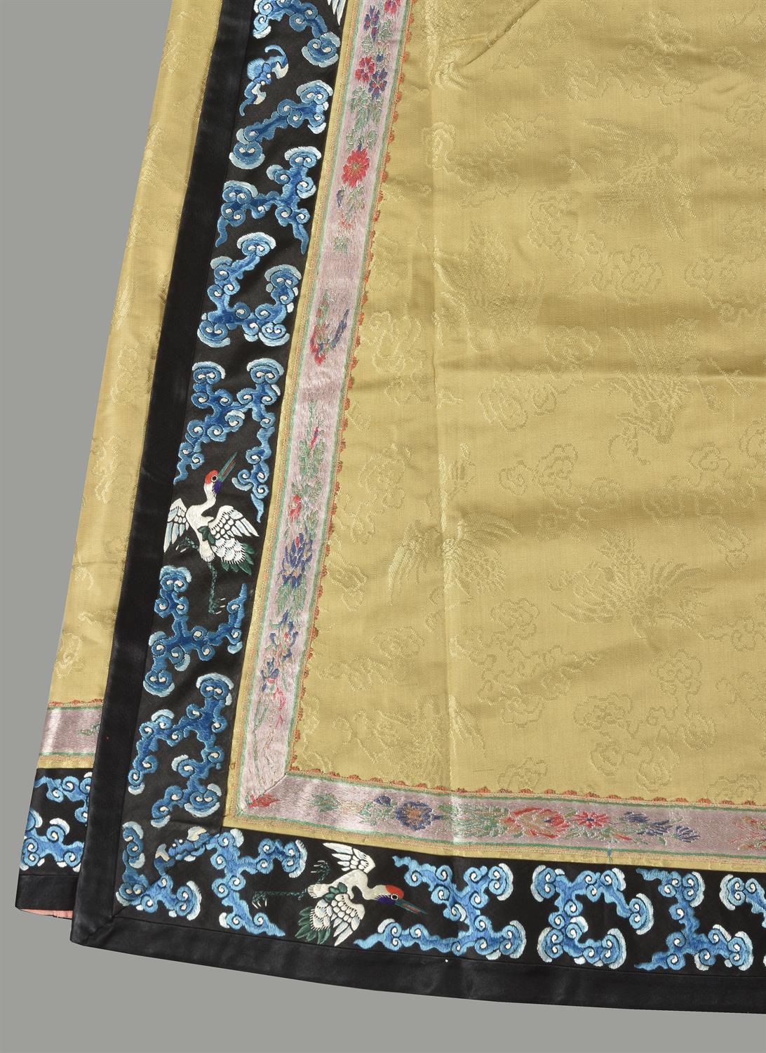 A Chinese lemon yellow silk damask Manchu Court lady's informal robe - Image 3 of 6