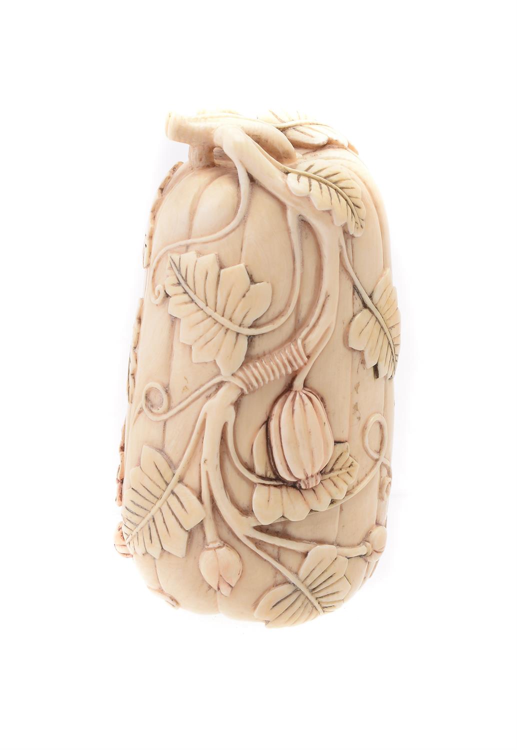 Y A Chinese ivory 'erotic' gourd carving - Image 2 of 4