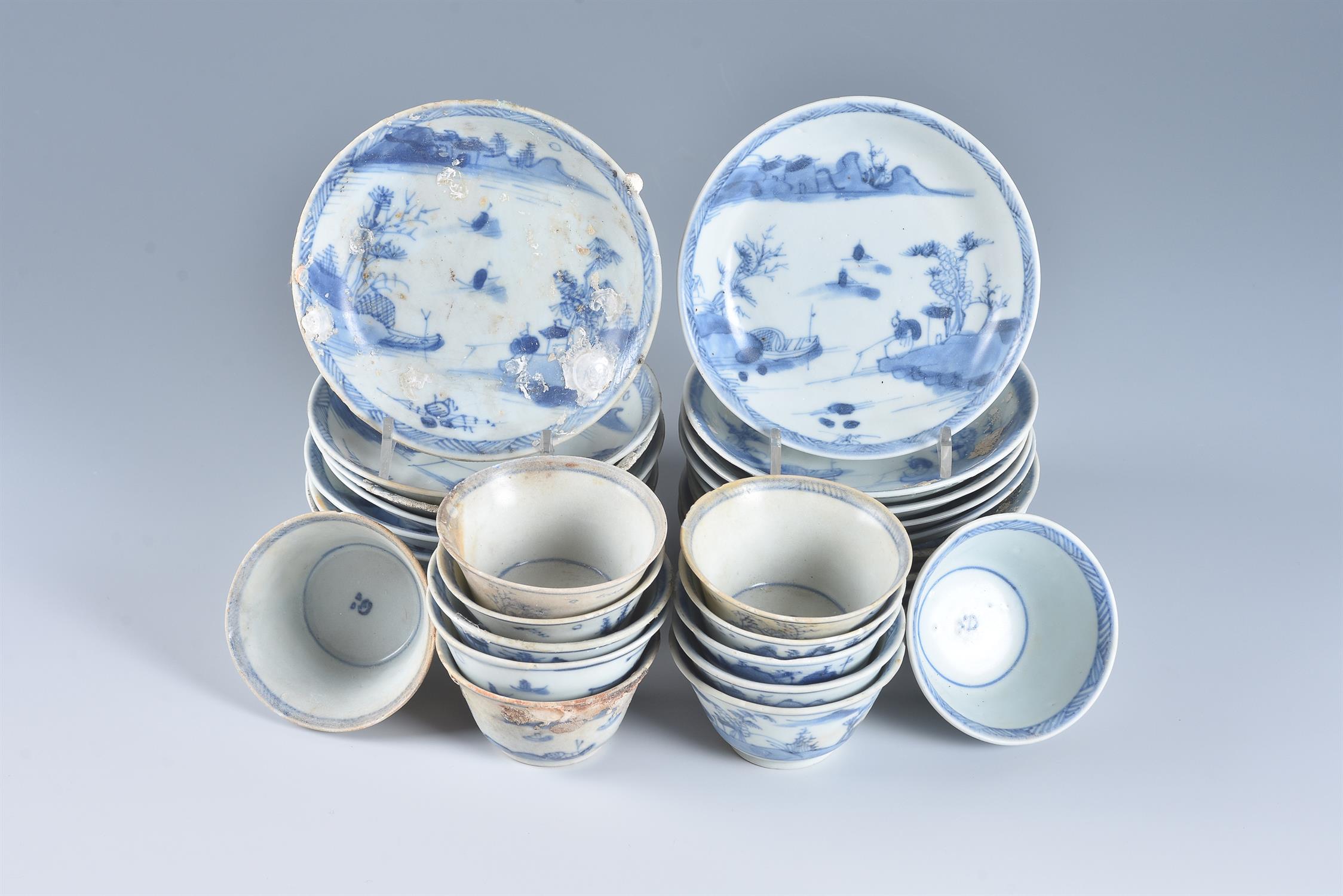 Seventeen Ca Mau 'fisherman' pattern blue and white saucers and twelve tea bowls - Image 2 of 2