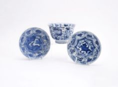 A Chinese Kraak blue and white 'Crow' bowl