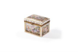 A Naples style porcelain box and hinged cover