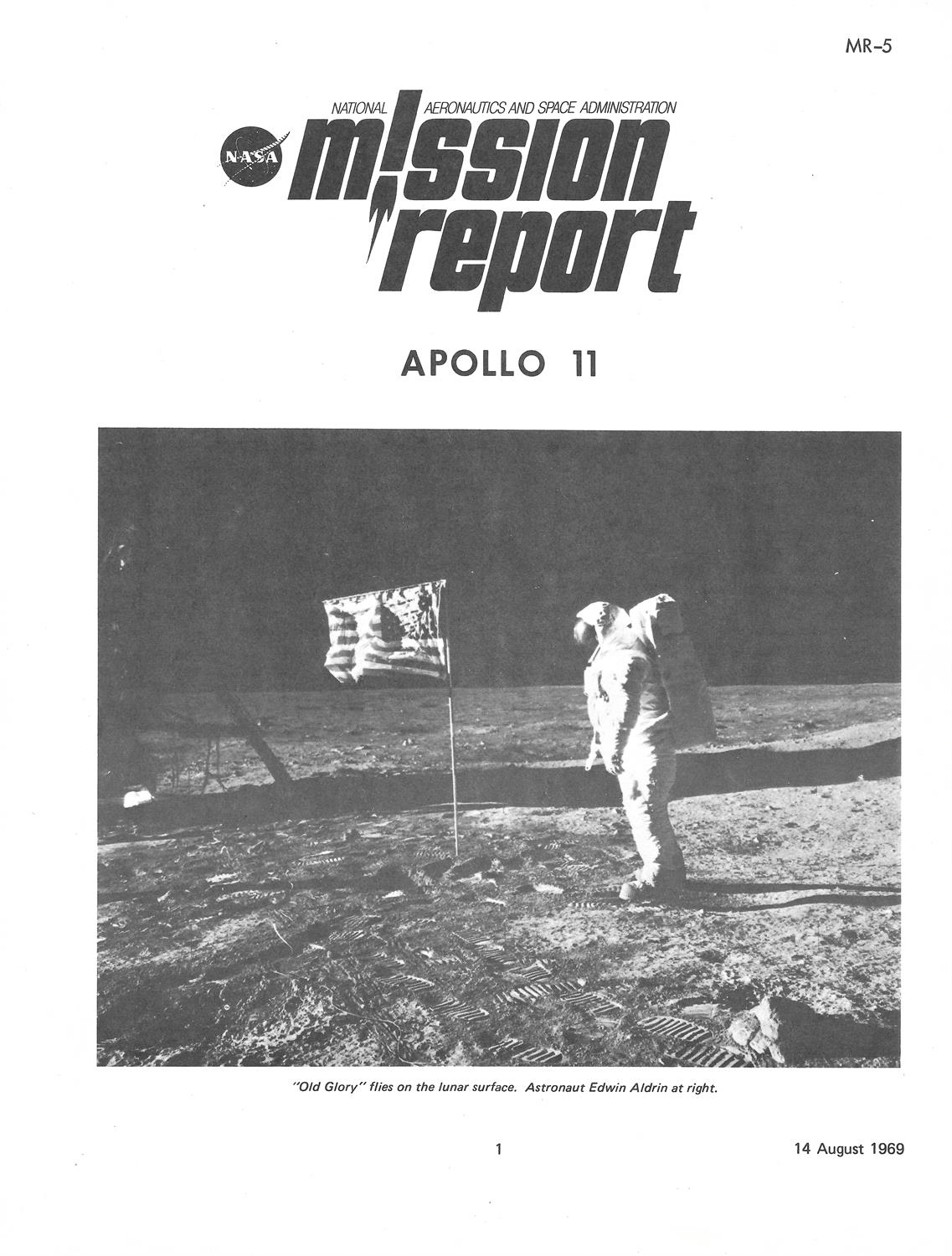 Apollo missions. Assorted vintage publications and NASA ephemera - Image 3 of 12