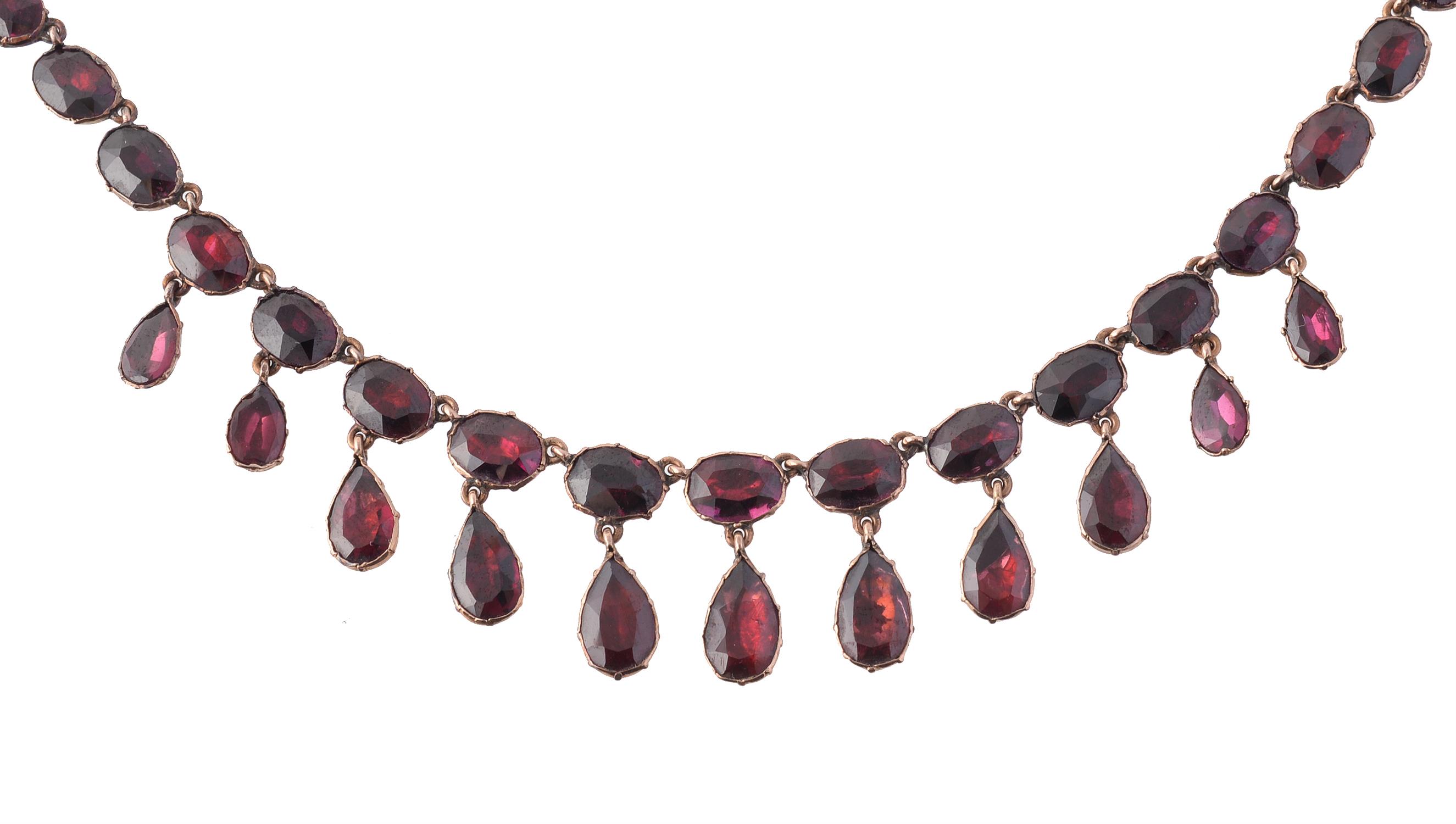 A Georgian gold and flat cut garnet fringe necklace