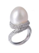 A South Sea cultured pearl and diamond dress ring