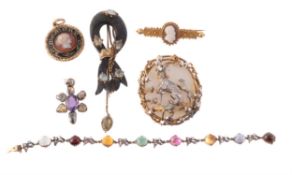 A collection of antique and later jewellery items