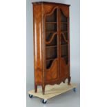 Y A French kingwood and rosewood bookcase