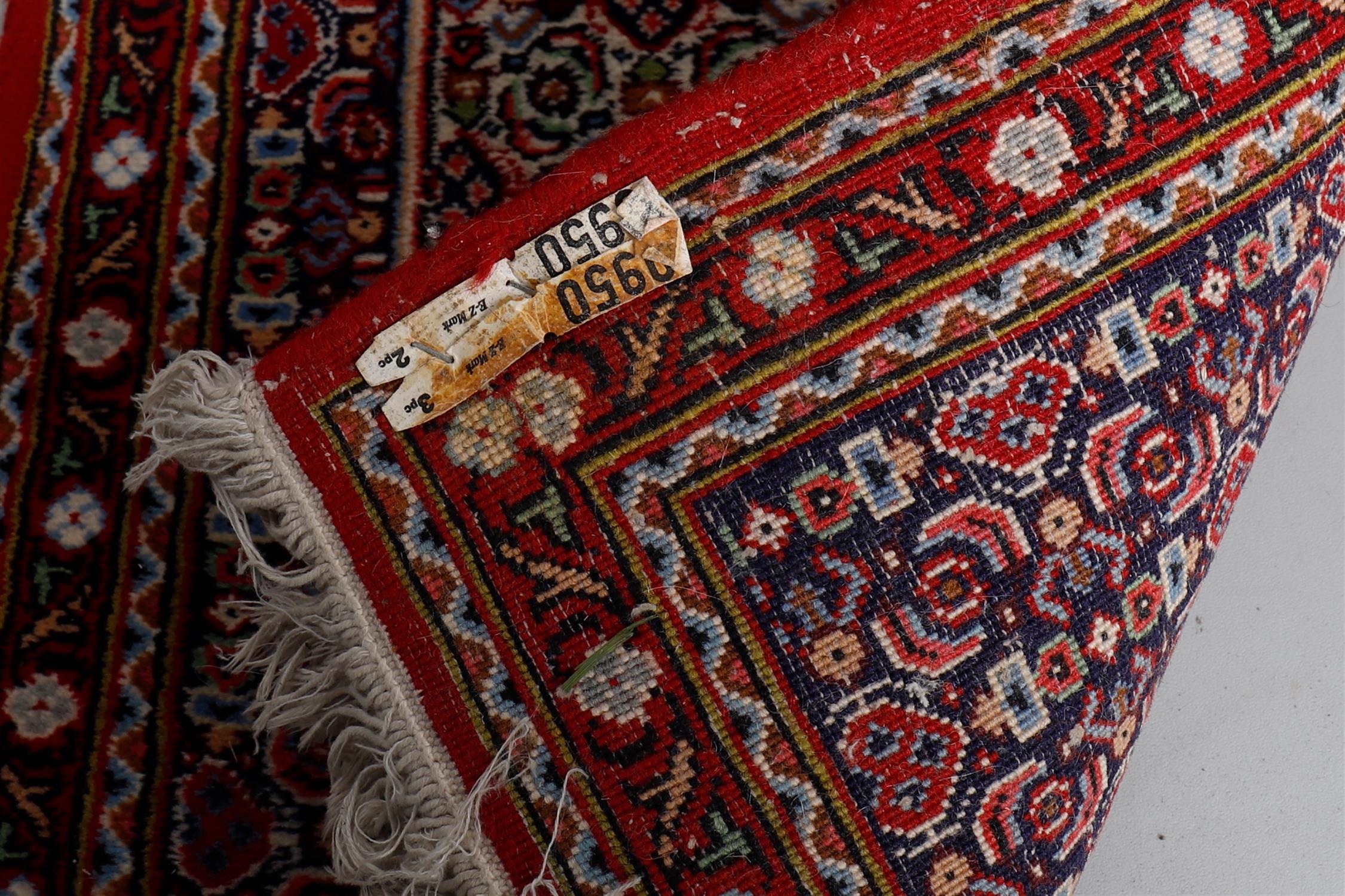 A modern Persian small runner - Image 3 of 3