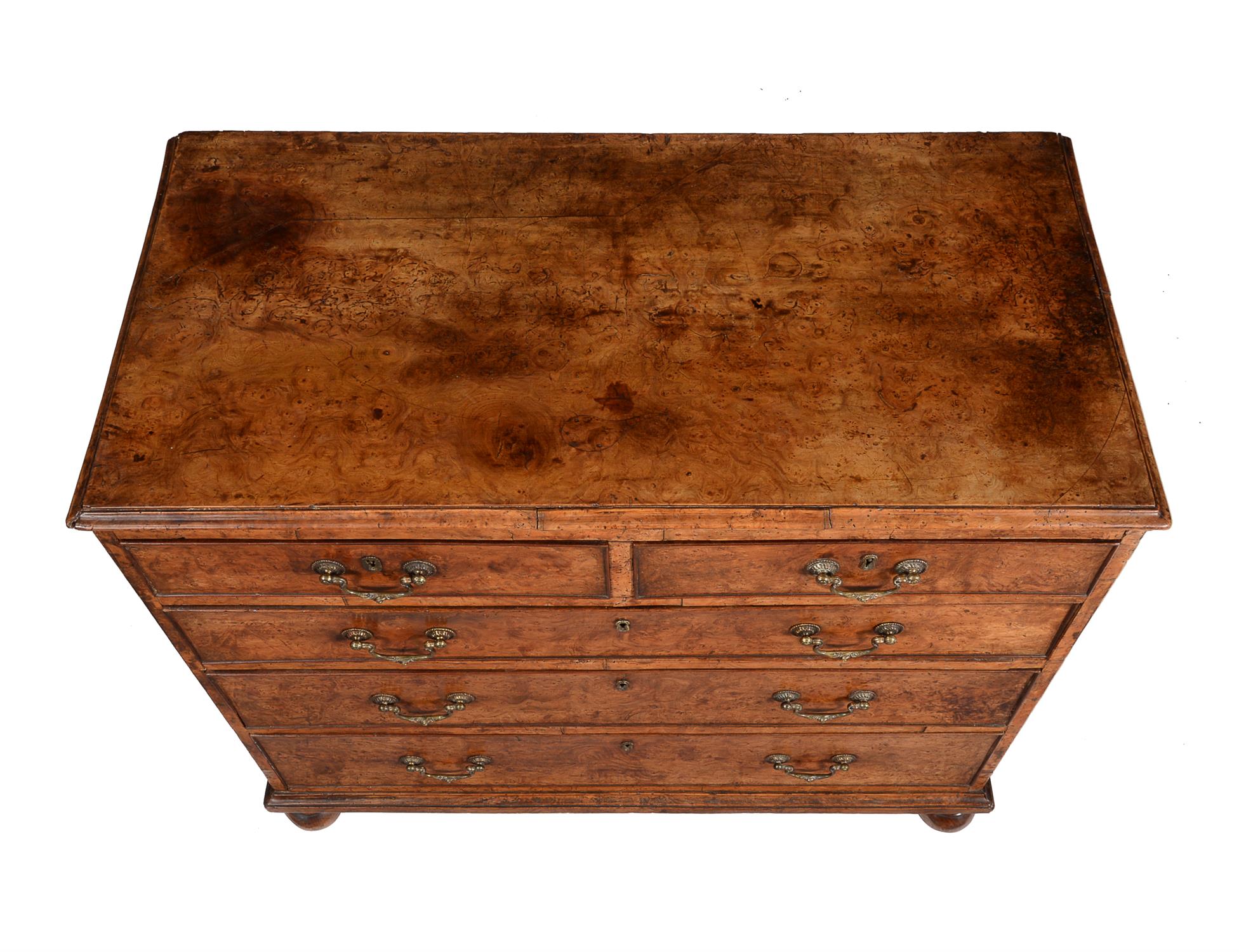 A George III burr elm chest of drawers, circa 1780 - Image 2 of 5