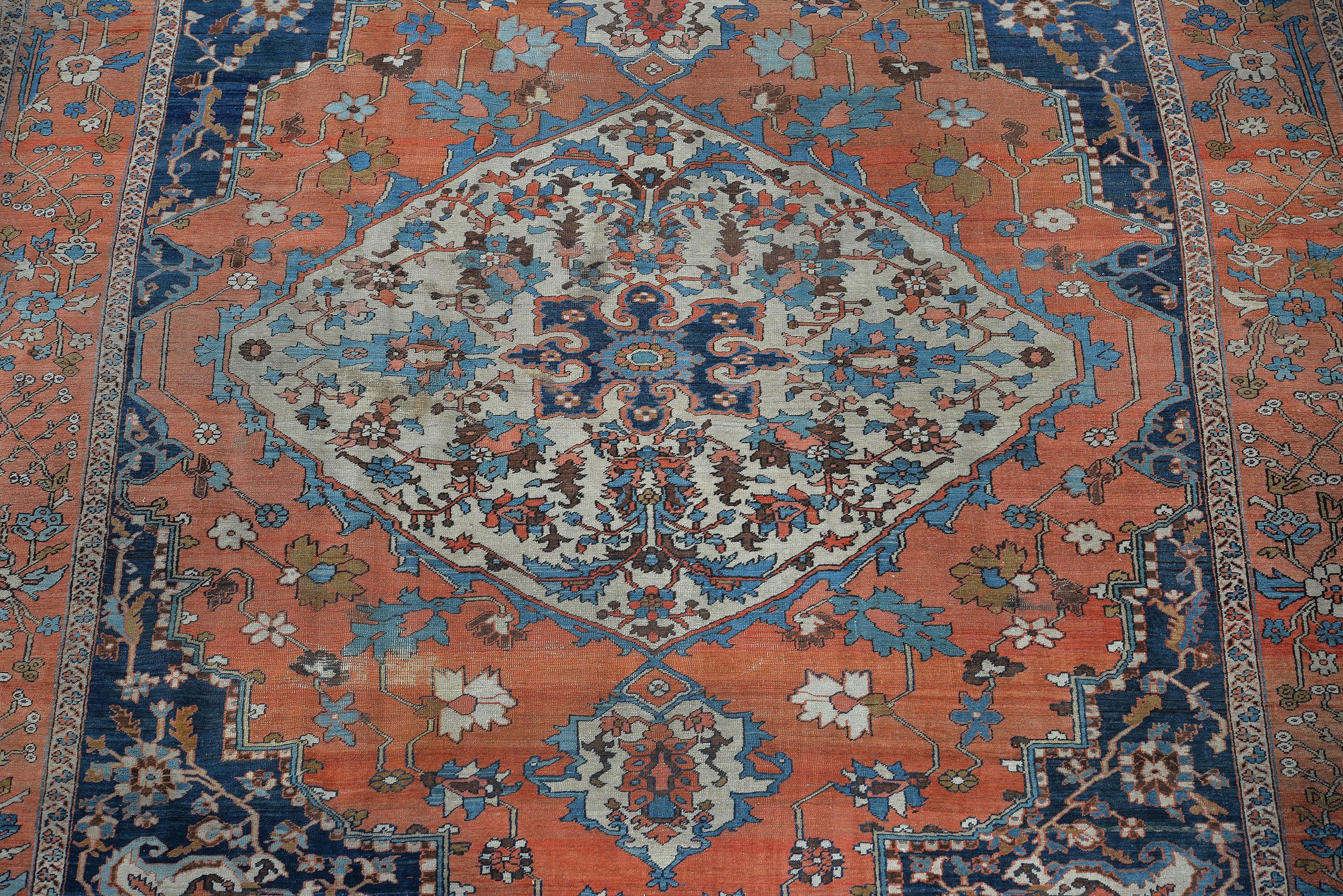 A Serapi carpet - Image 2 of 3