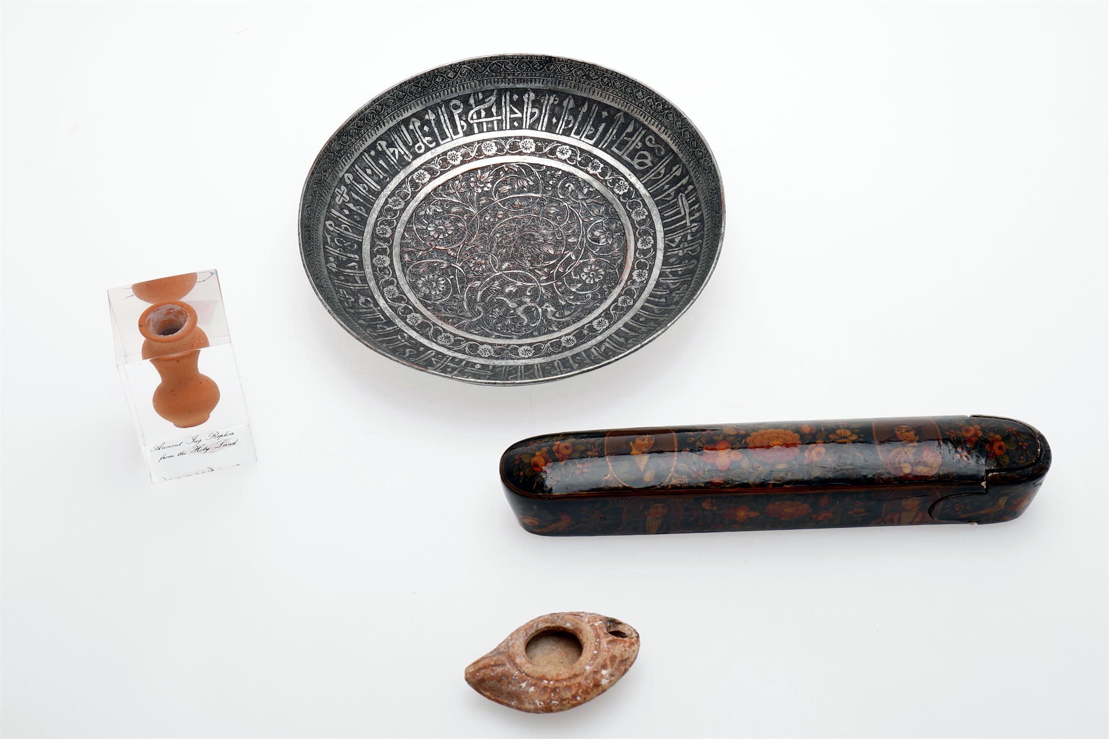 Assorted to include a Roman terracotta oil lamp
