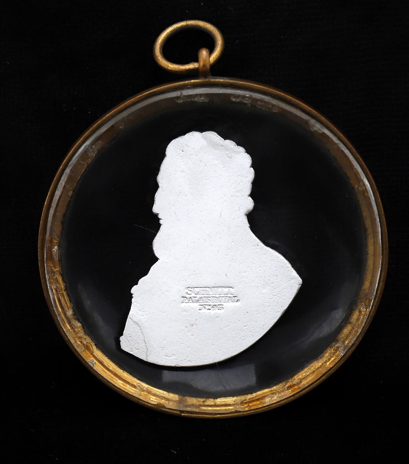 A small collection of sulphide cameo glass cameos - Image 5 of 12