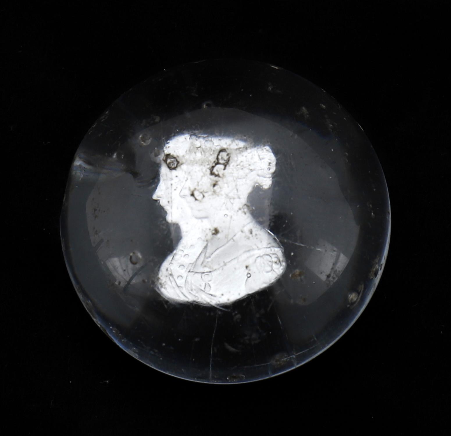 A small collection of sulphide cameo glass cameos - Image 6 of 12