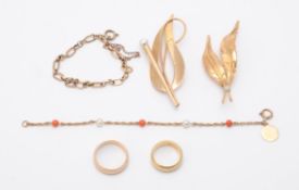 Y A small collection of gold coloured jewellery