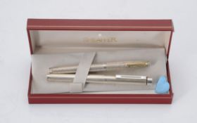 Sheaffer a silver coloured fountain pen with crosshatch decoration