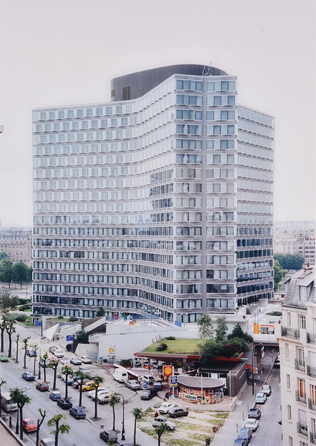 λ Thomas Struth (German b. 1954) , Tour Mirabeau, Beaugrenelle