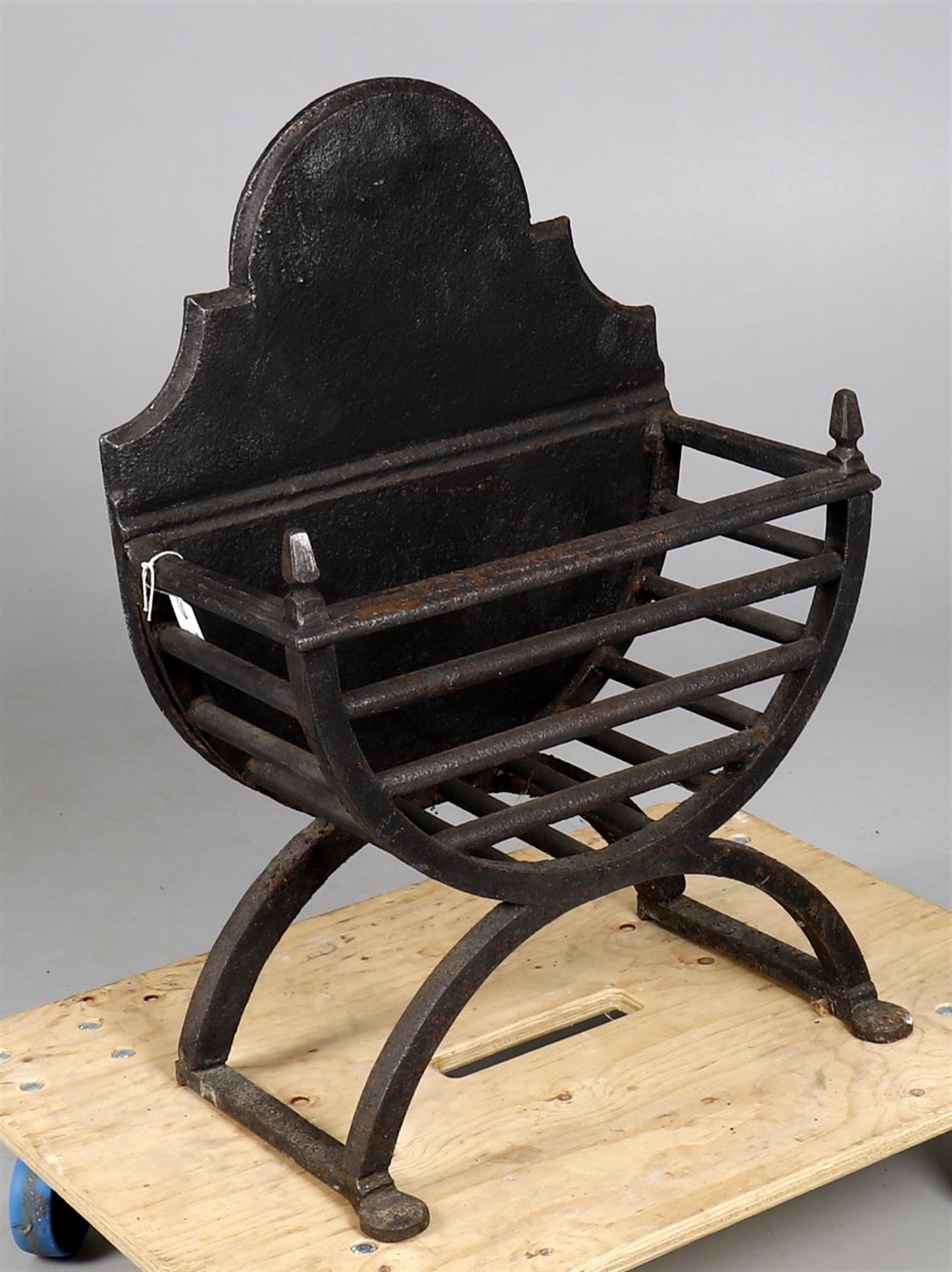 A 19th century small firegrate - Image 2 of 3