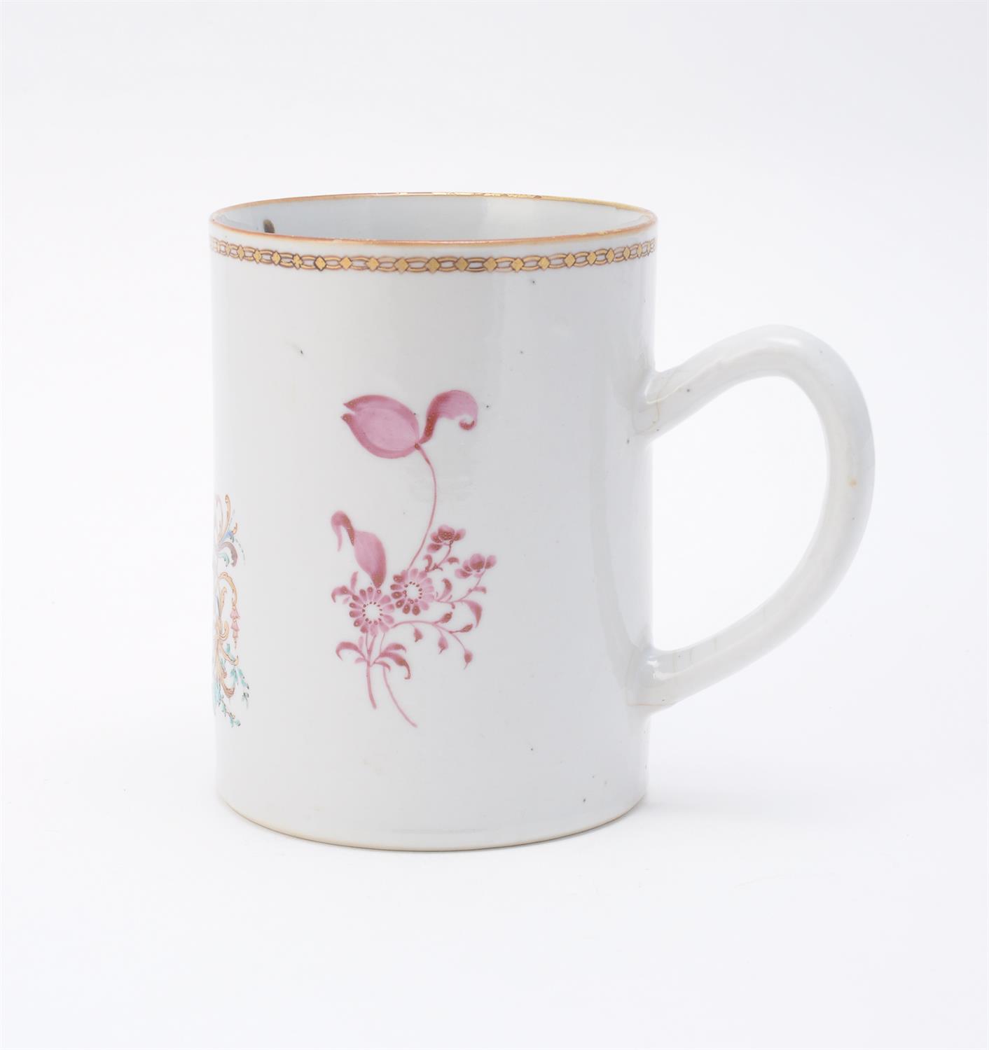 A Chinese famille rose Armorial mug - Image 2 of 4