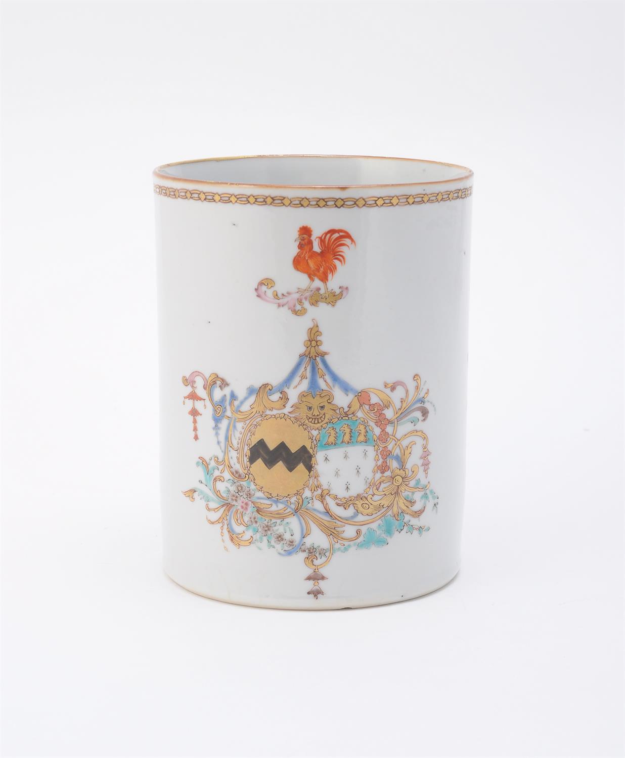 A Chinese famille rose Armorial mug - Image 4 of 4