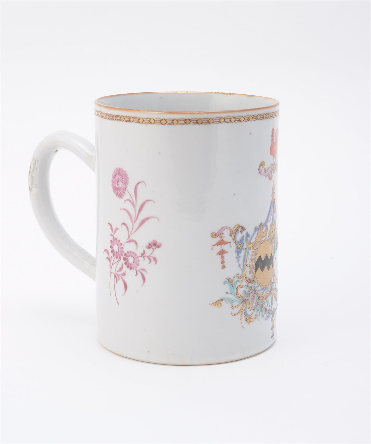 A Chinese famille rose Armorial mug - Image 3 of 4