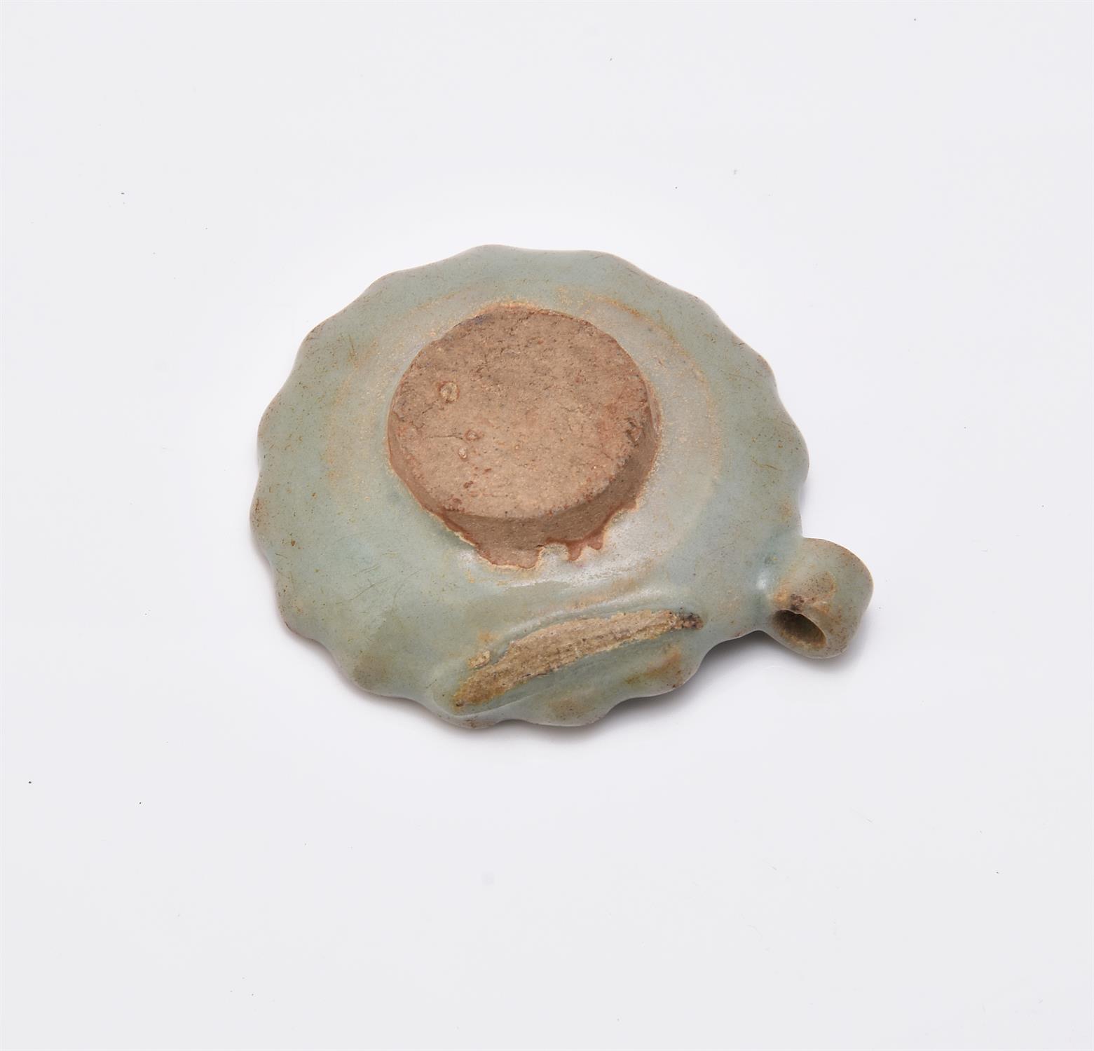 A rare Chinese celadon bird feeder - Image 3 of 3