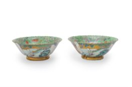 A pair of Chinese Famille Rose lobed bowls